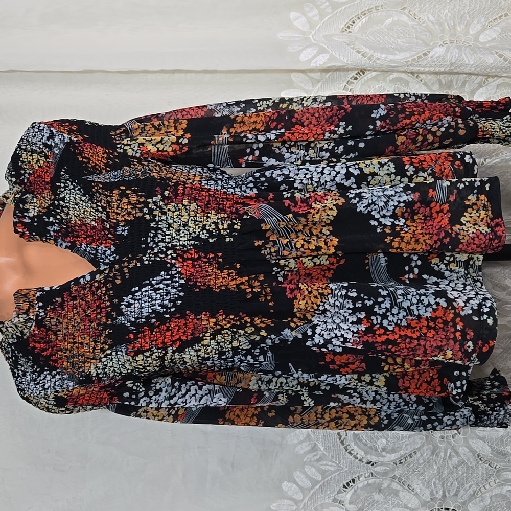 AKEMI + KIN Anthropologie Floral Print Shirt/Top/Blouse Long Sleeve sz Medium
